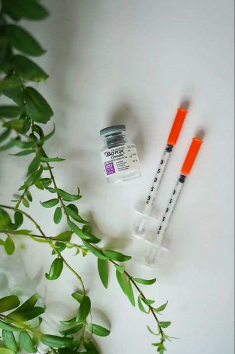 Botox neuromodulator and needle for medical aesthetics injecting Aesthetics Nurse, Botox Quotes, Remove Skin Tags Naturally, Medical Aesthetician, Nurse Injector, Medical Aesthetics, Facial Aesthetics, Becoming A Nurse, Botox Fillers