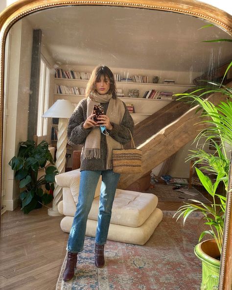 Jeanne Damas Winter, Jeanne Damas Style Winter, French Girl Winter Style, French Winter Outfits, Style Chic Parisien, Jean Damas, Jeanne Damas Style, French Outfits, Parisian Outfit