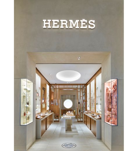 Fragrance Retail, Milan Store, Hermes Fragrance, Vogue Arabia, Hermes Store, Retail Facade, Fragrance Store, Parisian Architecture, Hermes Shop