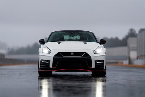 2020-2021 Nissan GT-R NISMO Front View Photo White Nissan, Nissan Gtr Nismo, Nissan Gtr Wallpapers, Nissan Nismo, Sports Car Wallpaper, 2160x3840 Wallpaper, Car Wallpaper, Skyline Gtr, Nissan Gt