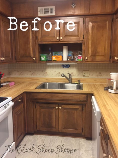 Resurface Cabinets, Kitchen Cabinet Colours, Small Kitchen Diy, Cupboard Makeover, Old Kitchen Remodel, Pine Kitchen Cabinets, Cabinet Colours, Cheap Kitchen Makeover, Small Kitchen Ideas On A Budget