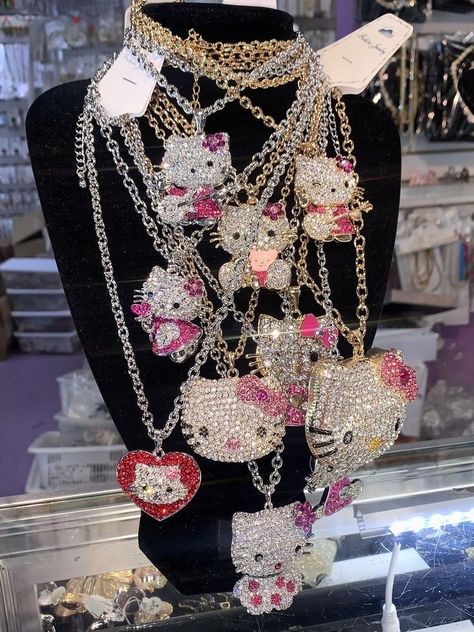 Jewelry Hello Kitty, Hello Kitty Girl, Hello Kitty Necklace, Kitty Girl, Kitty Necklace, Oc Board, Hello Kitty Rooms, Hello Kitty Jewelry, Kitty Clothes