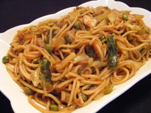 Easy Chicken Lo Mein, Easy Dinner Recipes For Two, Chicken Lo Mein, Man Cooking, Lo Mein, Chinese Recipes, Dinner Recipes For Two, Recipes For Two, Asian Dishes