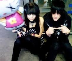 Princesa Emo, Mode Harajuku, Chica Punk, Emo Couples, Emo Princess, Grunge Couple, Emo Love, 2000s Emo, Scene Queens