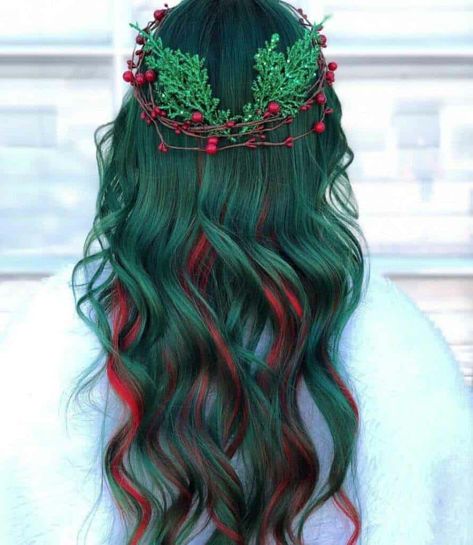 Christmas Colored Hair, Red Hair With Green Highlights, Green Hair Ideas, Holiday Hair Color, Christmas Hair Color Ideas, Christmas Hair Color, Halloweenský Makeup, Vivid Hair, Winter Hair Color Ideas