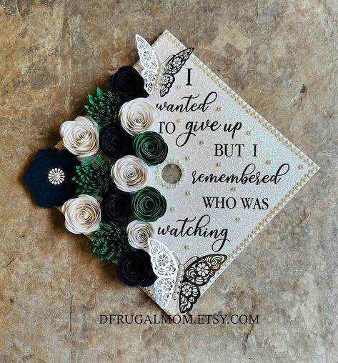 dFrugalMom - Etsy Year Checklist, Graduation Cap Decor, Graduation Ceremony Outfit, Flower Graduation Cap, Flower Graduation, Caps Design, Grad Cap Topper, Graduation Cap Decoration Diy, Cap Graduation