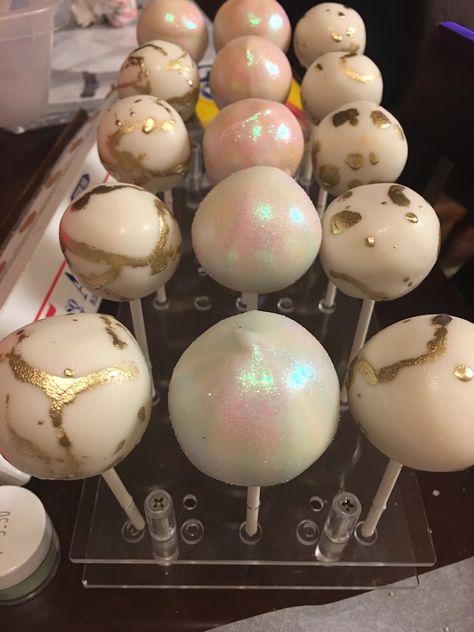 Opal Party Theme, Holographic Birthday Party Ideas, Iridescent Birthday Party Ideas, Iridescent Birthday Cake, Iridescent Cake Ideas, Iridescent Cupcakes, Holographic Cake, Iridescent Cake, Iridescent Cake Pops