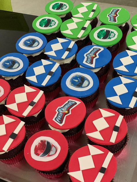 Power Ranger Cupcake Cake, Power Ranger Cupcakes, Power Rangers Birthday Cake, Power Rangers Theme, Power Rangers Birthday, Minecraft Party Printables, Festa Power Rangers, Power Ranger Cake, Power Ranger Birthday Party