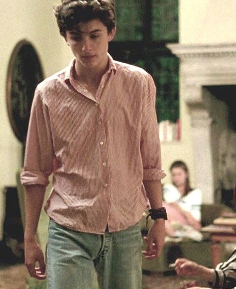 Timothee Call Me By Your Name, Timothee Chalamet Call Me By Your Name Outfits, Call Me By Your Name Timothee Chalamet, Call Me By Your Name Fashion, Call Me By Your Name Outfits Inspiration, Elio Cmbyn Outfits, Timothee Chalamet Call Me By Your Name, Call Me By Your Name Aesthetic Outfit, Elio Call Me By Your Name