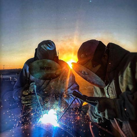 Welder Aesthetic, Rig Welder, Pipeline Welders, Pipeline Welding, Welding Rig, Welded Metal Projects, Future Job, Welding And Fabrication, Future Jobs