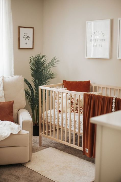 Neutral Minimalist Nursery Ideas, Nursery Ideas Nature, Nature Nursery Ideas, Natural Nursery Ideas, Rust Nursery, Desert Nursery, Ikea Crib, Nursery Inspiration Neutral, Nature Nursery