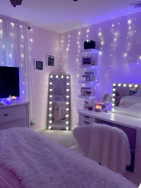 Pretty Blue Bedroom Ideas, Room Baddie, Bedroom Baddie, Purple Dorm, Room Necessities, Baddie Bedroom, Baddie Room, Bedroom Photography, Bedroom Ideas For Small Rooms Cozy