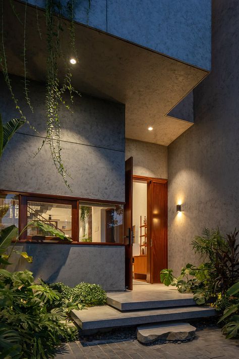 'folding house' in hanoi, vietnam by X11 design studio Modern Tropical Architecture, Modern Industrial House, Villa Concept, Folding House, Small House Architecture, Modern Tropical House, Shigeru Ban, Industrial Home Design, Tropical Architecture