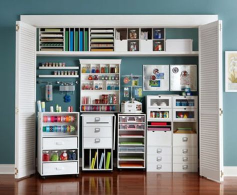 12 Creative Craft Closets {amazing ideas} - EverythingEtsy.com....I like the storage on wheels for being able to bring out for a craft session Craft Room Closet, Storage Inspiration, Dream Craft Room, Craft Room Design, Organization Furniture, Scrapbook Room, Office Crafts, Craft Room Storage, Room Closet