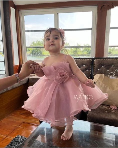 Baby Wedding Outfit, Birthday Frocks, Frocks For Babies, Kids Dress Patterns, Baby Dress Design, Kids Gown, Kids Fashion Dress