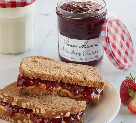 Peanut Butter Jelly Sandwich, Strawberry Overnight Oats, Scary Food, Peanut Butter And Jelly Sandwich, Summer Sandwiches, Strawberry Pancakes, Jelly Sandwich, Homemade Sandwich, Strawberry Jelly