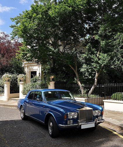 BENTLEY SPOTTING: A [Modern Day] Country Life Rolls Royce Silver Spur, Rolls Royce Car, Rolls Royce Corniche, Bentley Rolls Royce, Rolls Royce Motor Cars, Aesthetic Cool, Bentley Car, Car Aesthetic, Bentley Continental