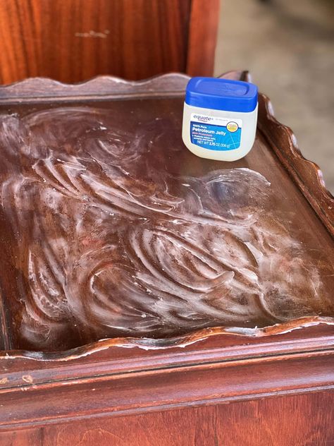 All of the steps and supplies for the best way to clean wooden furniture and get rid of musty smells in old furniture. Clean Wood Furniture, Bare Wood Furniture, Wood Furniture Cleaner, Restore Wood Furniture, Cleaning Wood Furniture, Restore Wood, Clean Wood, Whitewashed Wood, Furniture Cleaner