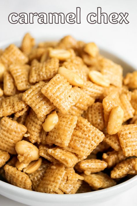 Carmel Chex Mix Recipe, Caramel Chex Mix, Caramel Chex, Cereal Treat Recipes, Chex Snack Mix, Chex Recipes, Sweet Chex, Party Mix Recipe, Caramel Recipe