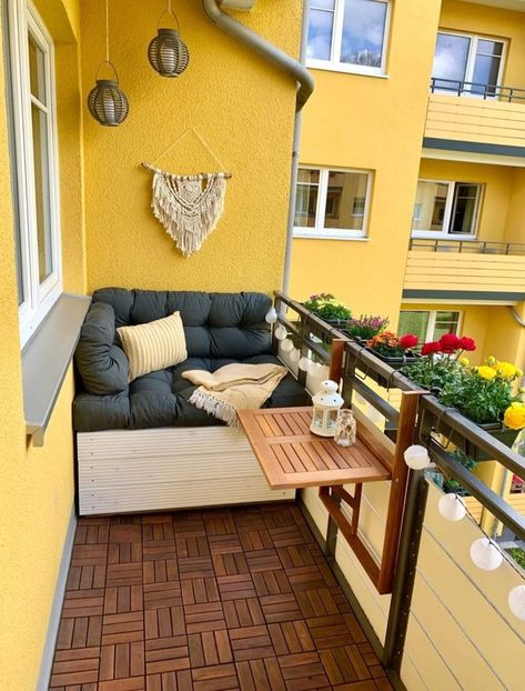 Balcon Mic, Small Apartment Balcony Ideas, Apartment Balcony Garden, Balkon Decor, Small Balcony Garden, Terrace Decor, Small Balcony Design, Balcony Ideas Apartment, Apartment Patio Decor