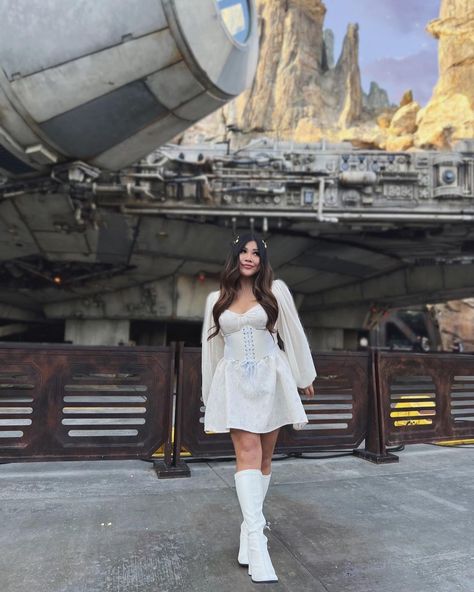 Star Wars Outfit, Disneyland Star Wars, Disney Lifestyle, Disney 2024, Star Wars Outfits, May The 4th, May The 4th Be With You, Disney Star Wars, Say Hi