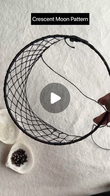 How To Macrame Dream Catcher, Dream Catcher Craft Easy, How To Do Dream Catcher, Dream Catcher Moon Diy, Rainbow Maker Diy, Dreamcatcher Webbing Patterns, Dreamcatcher Weave Patterns, Crescent Moon Macrame Diy, Dream Catcher Patterns Diy