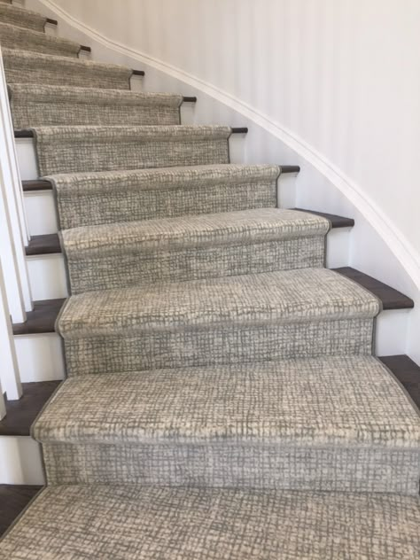 Curved Staircase Runner Ideas, Curved Stair Carpet Runner, Runner Curved Staircase, Carpet Runner On Curved Stairs, Curved Staircase Runner, Carpeted Staircase Ideas, Carpet Steps, Staircase Carpet, Stairway Carpet