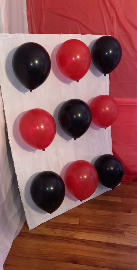 Haunted Circus Halloween Party, Scary Clown Decorations Diy, Creepy Circus Party, Halloween Circus Theme Party, Diy Creepy Carnival Decorations, Spooky Carnival Party, Haunted Carnival Decorations Diy, Scary Carnival Decorations Diy, Scary Carnival Halloween Party