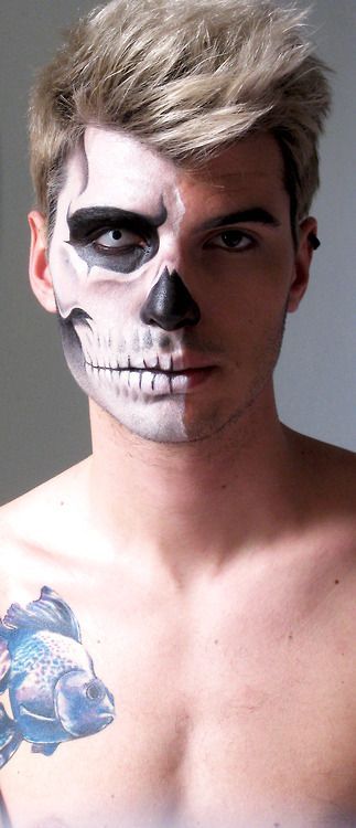 Dia de Los Muertos Mens Halloween Makeup, Halloweenský Makeup, Halloween Make-up Looks, White Face Paint, Dead Makeup, Skeleton Makeup, Sugar Skull Makeup, Halloween Tattoo, Halloween Men