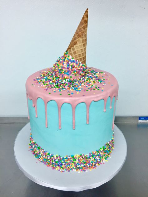 Melting Ice Cream Cone Cake Birthday Cake Models, Cakes For Teenagers, Best Ice Cream Cake, Ice Cream Cone Cake, Teen Cakes, Ice Cream Birthday Cake, Gravity Cake, Birthday Cakes For Teens