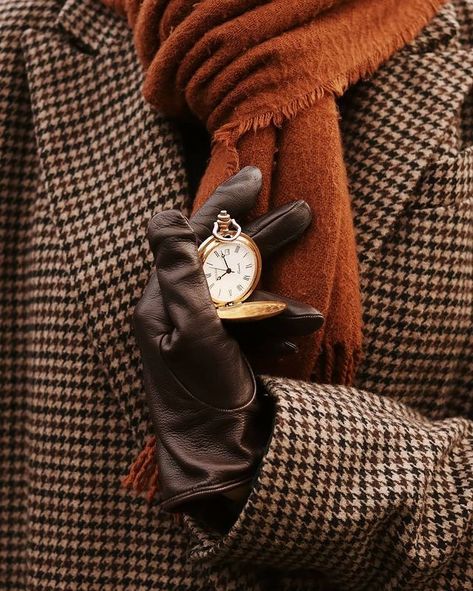 British Aesthetic, Academia Aesthetic Outfit, Dark Academia Style, Tweed Waistcoat, Academia Outfits, Academia Style, Ivy Style, Fall Is Here, Photo Of The Day