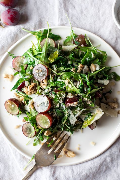 Arugula, Grape, and Walnut Salad — Flourishing Foodie Walnut Salad Recipe, Unique Salad, Winter Salad Recipes, Arugula Salad Recipes, Summertime Salads, Pasta Vegetariana, Grape Recipes, Grape Salad, Ambrosia Salad