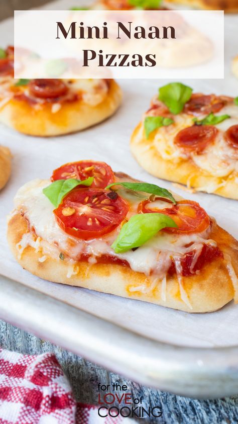 Naan Dippers, Naan Flatbread Recipes, Mini Naan, Naan Pizzas, Acid Reflux Friendly Recipes, Mini Pizza Bites, Naan Bread Pizza, Mini Pizza Recipes, Naan Pizza Recipes