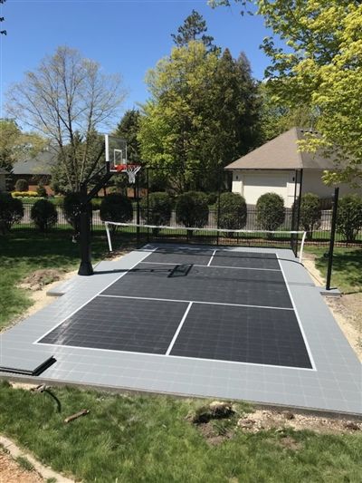 Backyard Basketball Pickleball Court, Small Backyard Sport Court, Garage Pickleball Court, Pickle Ball Backyard, Pickleball Basketball Court, At Home Volleyball Court, Backyard Pickle Ball Court, Home Pickleball Court Ideas, At Home Pickleball Court