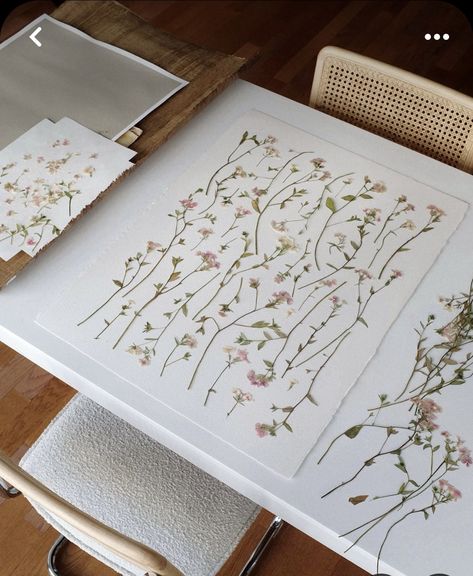 Pressed Flower Art Wreath, Pressed Flowers Decoration, Pressed Flower Art On Canvas, Pressed Flower Organization, Pressed Flower Invitation Wedding, Modern Pressed Flower Art, Dry Flowers Ideas, Pressed Flower Arrangements, Nashville Nursery