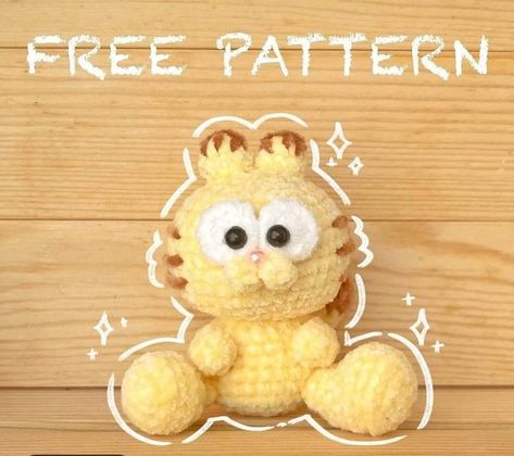 Garfield Gift Ideas, Crochet Movie Characters, Crochet From Movies, Garfield Crochet Pattern Free, Garfield Crochet Pattern, Garfield Pixel Art, Garfield Craft, Snoopy Diy, Crochet Garfield