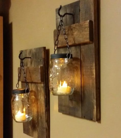 Papan Menu, Rustic Furniture Design, Diy Rustic Decor, Hemma Diy, Rustic Candle Holders, Diy Casa, Rustic Candles, Farmhouse Decoration, Wood Candle Holders