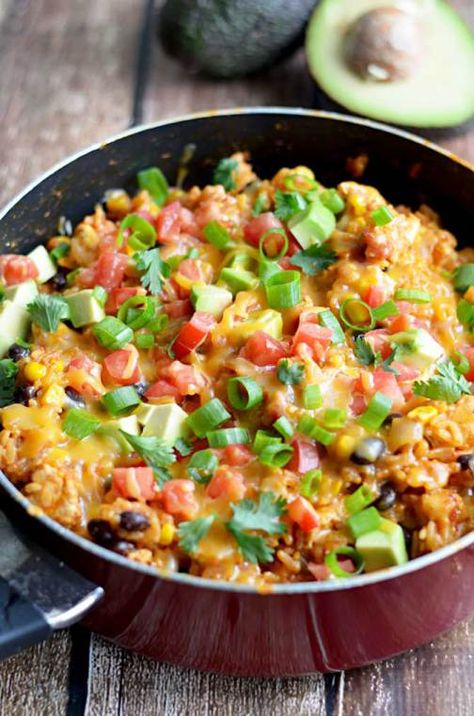 Cheesy Chicken Taco Rice, Chicken Taco Rice, Ground Chicken Recipes Healthy, Taco Rice, Ground Chicken Recipes, One Pot Dinners, Chicken Taco, One Pot Meal, Cheesy Chicken