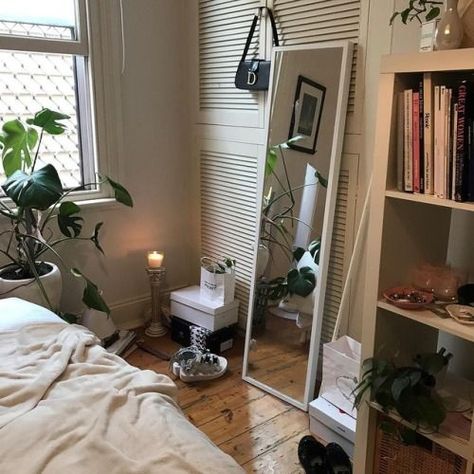 Photo Panda Room, Small Bedroom Bed, Crafty Decor, Idea Room, Cute Dorm Rooms, Perfect Room, Small Bedroom Designs, Standing Mirror, Design Del Prodotto