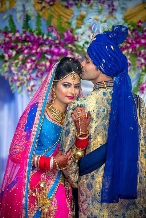 Photo #15 from Ammy Photography "Smriti +Nishant" album Dulahan Poj, Shadi Pose, Dulhan Pic, Wedding Closeup, Hindu Wedding Photos, भारतीय दुल्हन संबंधी, विवाह की दुल्हन, Wedding Photography India, Indian Wedding Pictures