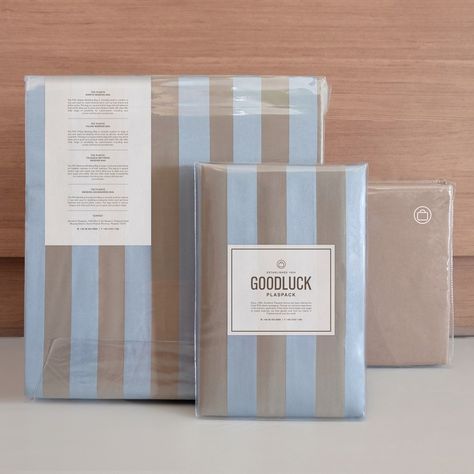 Bedcover Packaging, Bedsheet Packaging Ideas, Sheets Photoshoot, Bedsheet Packaging, Bedding Packaging, Cafe Packaging, Blue Linen Bedding, Pastel Room Decor, Sacred Threads