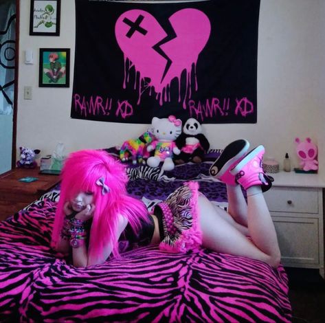 scene girl, emo, bright hair, hair inspo, pink hair, kandi, jewerly, room inspo, outfit inspo, pocketbrat Don Pollo, Scene Queen, Scene Room, Estilo Emo, Scene Aesthetic, Scene Goth, Emo Scene Hair, Scene Core, Kandi Kid