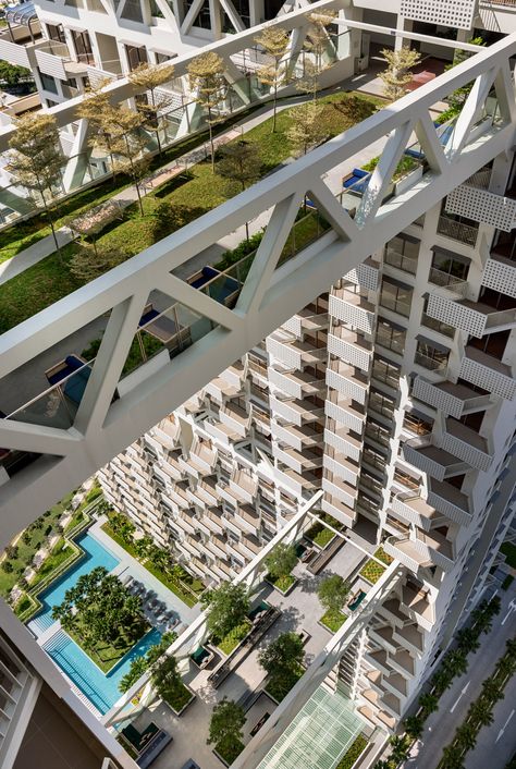 Sky Habitat by Moshe Safdie creates a void spanned by three bridges Moshe Safdie, Habitats Projects, Architecture Cool, Sky Pool, Future Buildings, Desain Lanskap, Santiago Calatrava, Green Architecture, Sky Garden