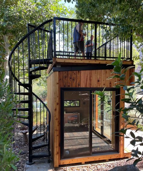 Tiny House Home Office, Office Pods Outdoor, Outside Office Ideas, Outdoor Office Ideas, Backhouse Ideas, Mini Office Design, Outdoor Work Space, Backyard Casita, Outdoor Office Space