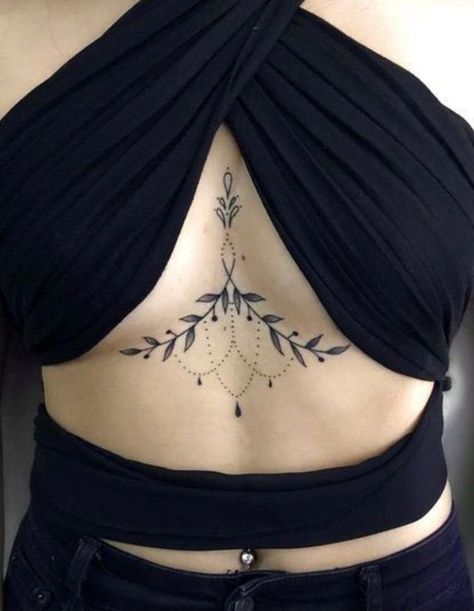 Women Sternum Tattoo, Chest Tattoo Designs Female, Mandala Sternum Tattoo, Brust Tattoo Frau, Sternum Tattoos, Sternum Tattoo Design, Under Chest Tattoo, Underboob Tattoo Designs, Tato Dada