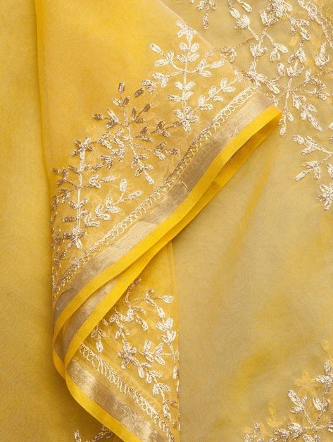 Gotapatti Work, Yellow Dupatta, Pure Chiffon Sarees, Golden Embroidery, Yellow Saree, Saree Designs Party Wear, Elegant Saree, Gold Border, Dress Indian Style