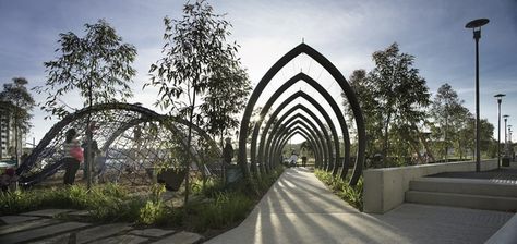 View north from the corner of Harris Street and Pirrama Road. The park’s waterfront promenade is an important link in the open space that extends from Glebe to Rushcutters Bay. Image: Brett Boardman Waterfront Promenade, Green Building Architecture, Landscape Architecture Park, Origami Architecture, Corridor Design, Linear Park, Building Entrance, Art Assignments, Desain Lanskap