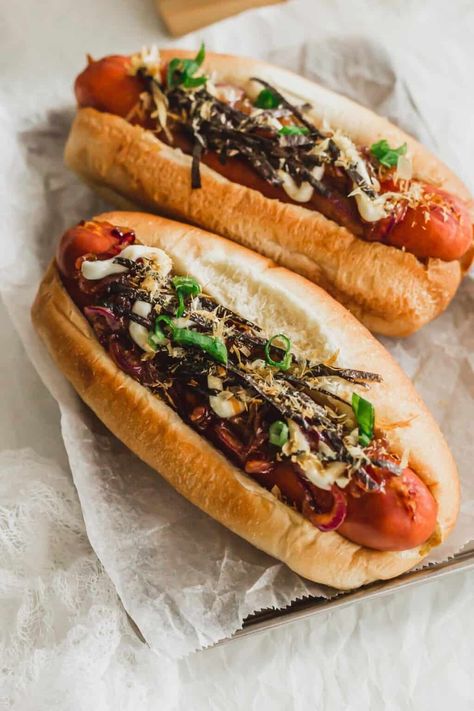 Japanese Hot Dog Recipes, Hot Dog No Bun, Hot Dog Stir Fry, Japadog Recipe, Japanese Hotdogs, Japanese Sausage, Asian Sandwiches, Fancy Hot Dogs, Street Hot Dogs