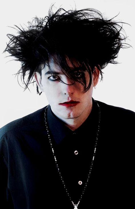 Robert Smith 80s Icons, Robert Smith Cute, Robert Smith Makeup, 80s Goth Men, Robert Smith 80s, New Wave Music, Goth Guys, Goth Bands, Kei Visual