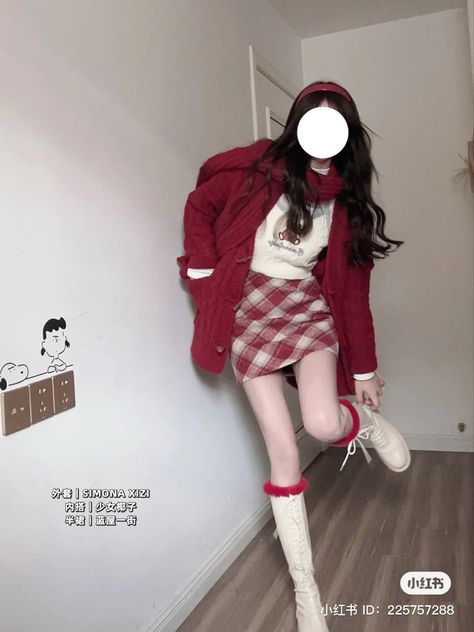 Red Harajuku Outfit, Red Kawaii Outfits, Red Ootd Aesthetic, Korean Red Outfit, Red Korean Outfits, Cute Red Outfits, Korean Christmas Outfit, Red Outfit Korean, Red White Outfit